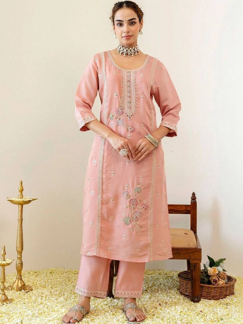 Women Floral Embroidered Regular Thread Work Kurta with Trousers & With Dupatta