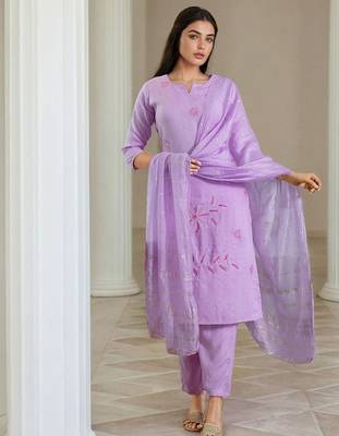 Women Ethnic Motifs Embroidered Kurta with Trouser & Dupatta 1