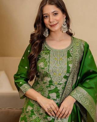 Women Ethnic Motifs Woven Design Regular Zari Kurta with Trousers & Dupatta 2