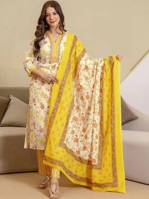 Women Floral Printed Regular Pure Cotton Kurta with Trousers & With Dupatta 2