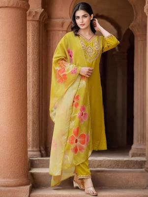 Women Embroidered Straight Kurta Trousers With Dupatta 1