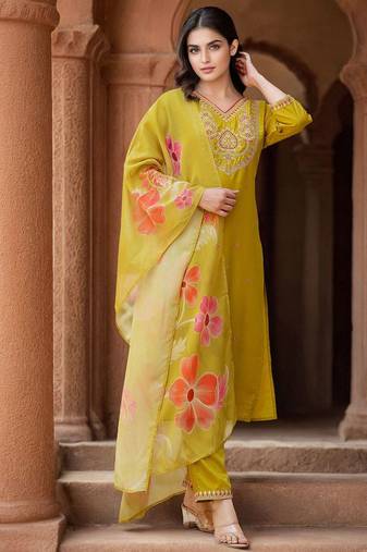 Women Embroidered Straight Kurta Trousers With Dupatta