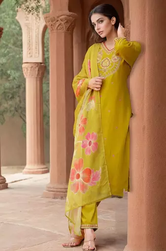 Women Embroidered Straight Kurta Trousers With Dupatta