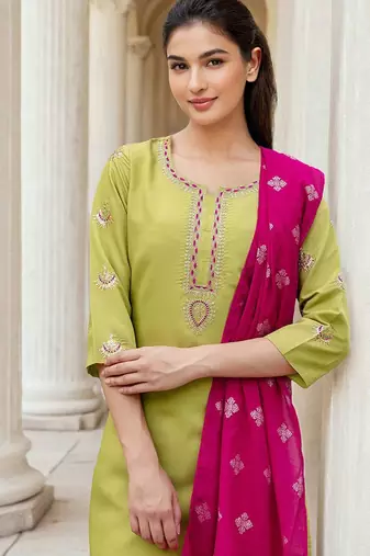 Women Ethnic Motifs Embroidered Kurta with Trouser & Dupatta