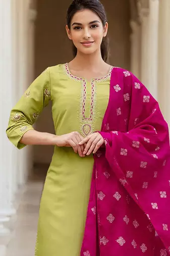 Women Ethnic Motifs Embroidered Kurta with Trouser & Dupatta
