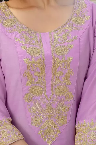 Women Floral Embroidered Kurta with Trousers & Dupatta