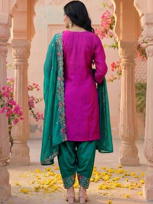 Women Ethnic Motifs Embroidered Regular Thread Work Kurta with Patiala & With Dupatta 3