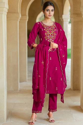 Women Floral Printed Kurta with Trousers & Dupatta