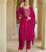 Women Floral Printed Kurta with Trousers & Dupatta