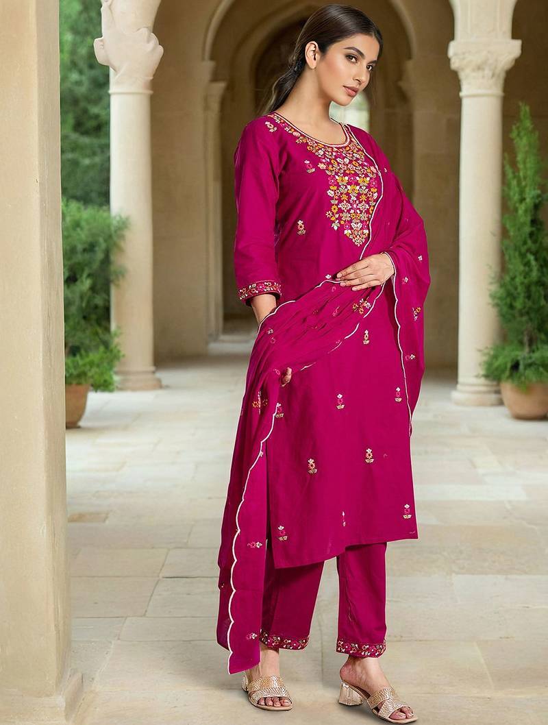 Women Floral Printed Kurta with Trousers & Dupatta