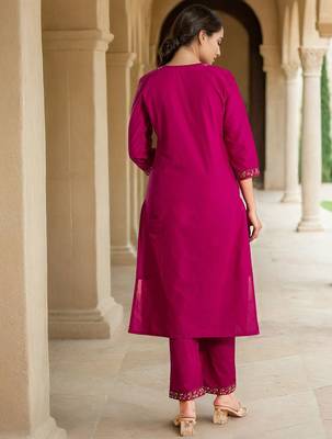 Women Floral Printed Kurta with Trousers & Dupatta 4