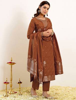Women Ethnic Motifs Regular Kurta with Trousers & With Dupatta 3