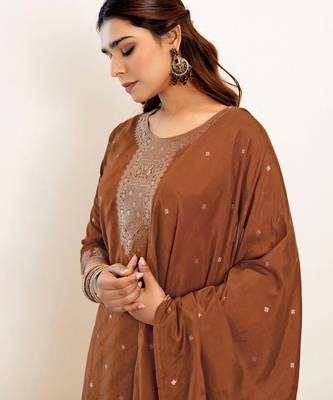 Women Ethnic Motifs Regular Kurta with Trousers & With Dupatta 6