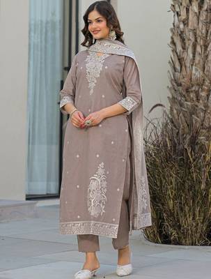 Women Ethnic Motifs Embroidered Regular Thread Work Kurta with Trousers & With Dupatta 3