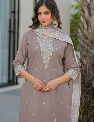 Women Ethnic Motifs Embroidered Regular Thread Work Kurta with Trousers & With Dupatta 5