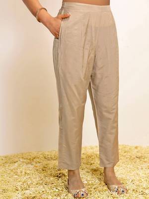 Women Regular Kurta with Trousers & With Dupatta 4