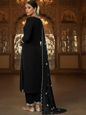 Women Ethnic Motifs Embroidered Regular Thread Work Velvet Kurta with Trousers & With Dupatta 3