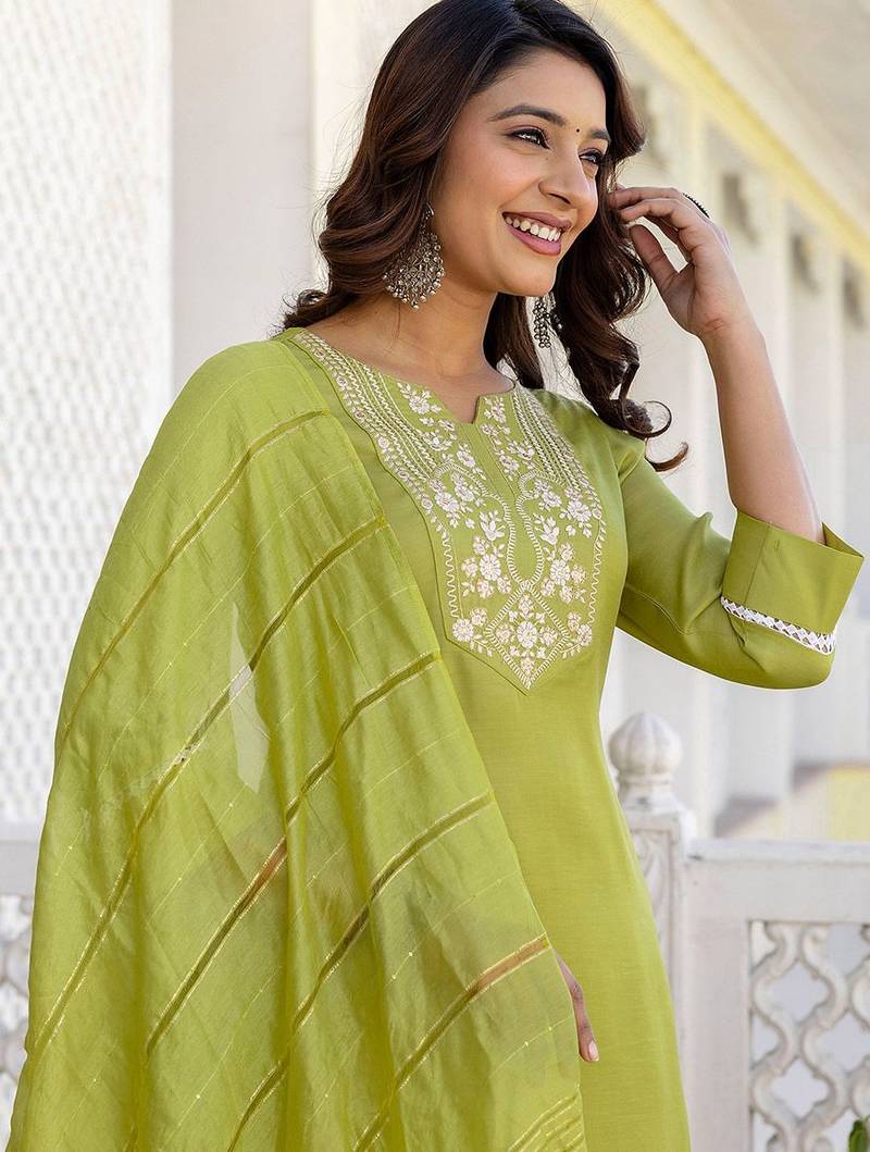 Women Ethnic Motifs Embroidered Regular Kurta with Trousers & With Dupatta