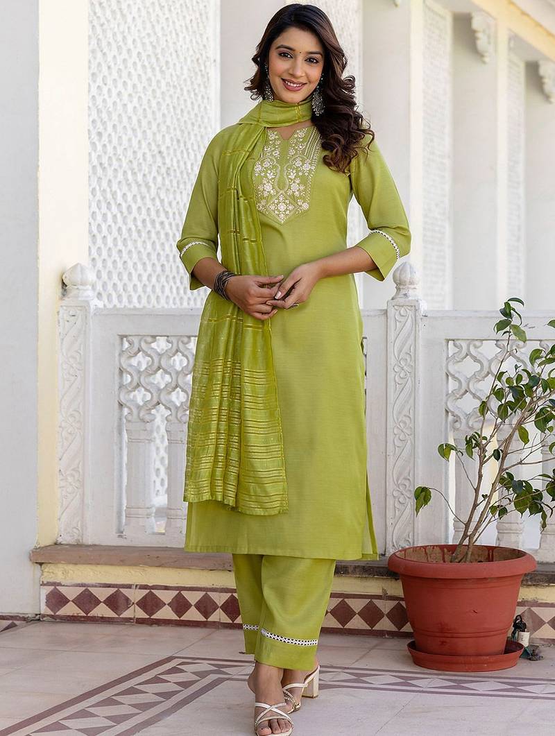 Women Ethnic Motifs Embroidered Regular Kurta with Trousers & With Dupatta
