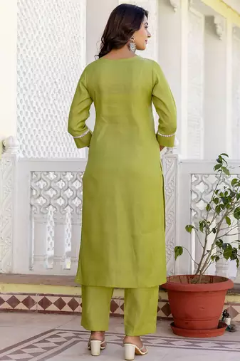 women ethnic motifs embroidered regular kurta with trousers & with dupatta