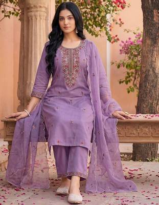 Women Ethnic Motifs Embroidered Regular Thread Work Kurta with Trousers & With Dupatta 5