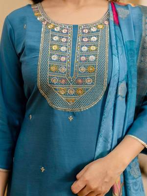 Women Ethnic Motifs Embroidered Regular Thread Work Kurta with Trousers & With Dupatta 6