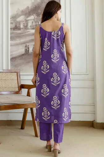 Women Floral Printed Regular Kurta with Trousers & With Dupatta