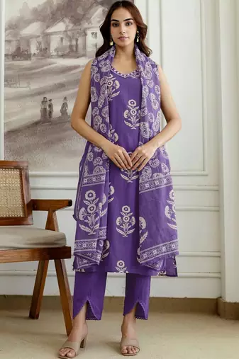 Women Floral Printed Regular Kurta with Trousers & With Dupatta