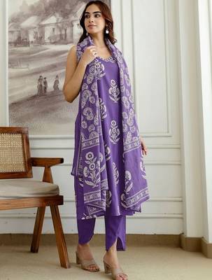 Women Floral Printed Regular Kurta with Trousers & With Dupatta 6