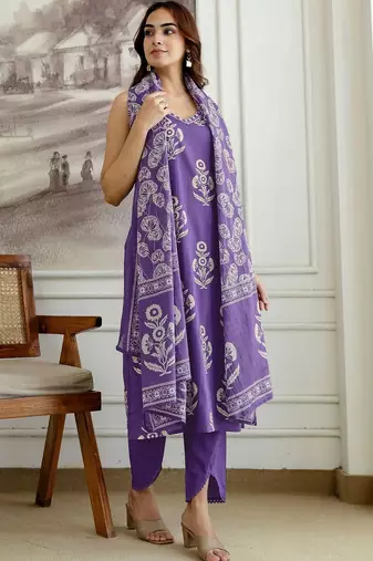 Women Floral Printed Regular Kurta with Trousers & With Dupatta