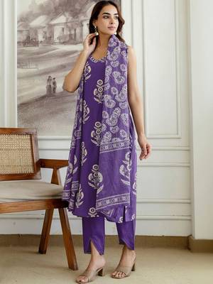 Women Floral Printed Regular Kurta with Trousers & With Dupatta 7