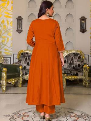 Women Ethnic Motifs Embroidered Empire Thread Work Kurta with Trousers & With Dupatta 3
