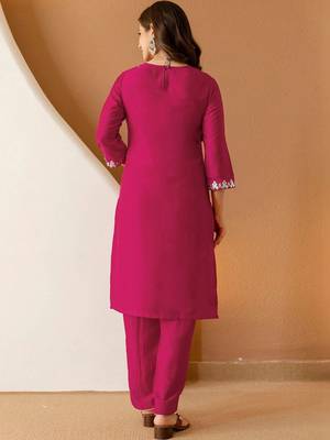 Women Embroidered Regular Thread Work Kurta with Trousers & With Dupatta 2