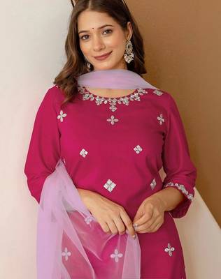 Women Embroidered Regular Thread Work Kurta with Trousers & With Dupatta 6