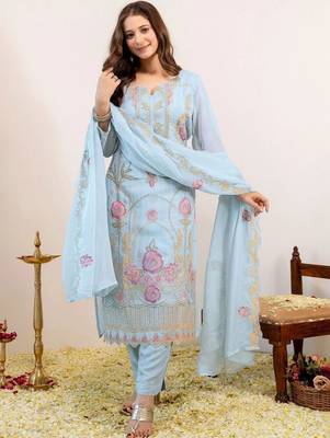 Women Floral Embroidered Regular Thread Work Kurta with Trousers & With Dupatta 1