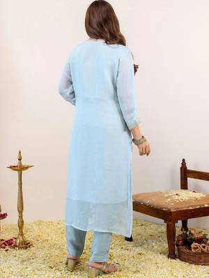 Women Floral Embroidered Regular Thread Work Kurta with Trousers & With Dupatta 2