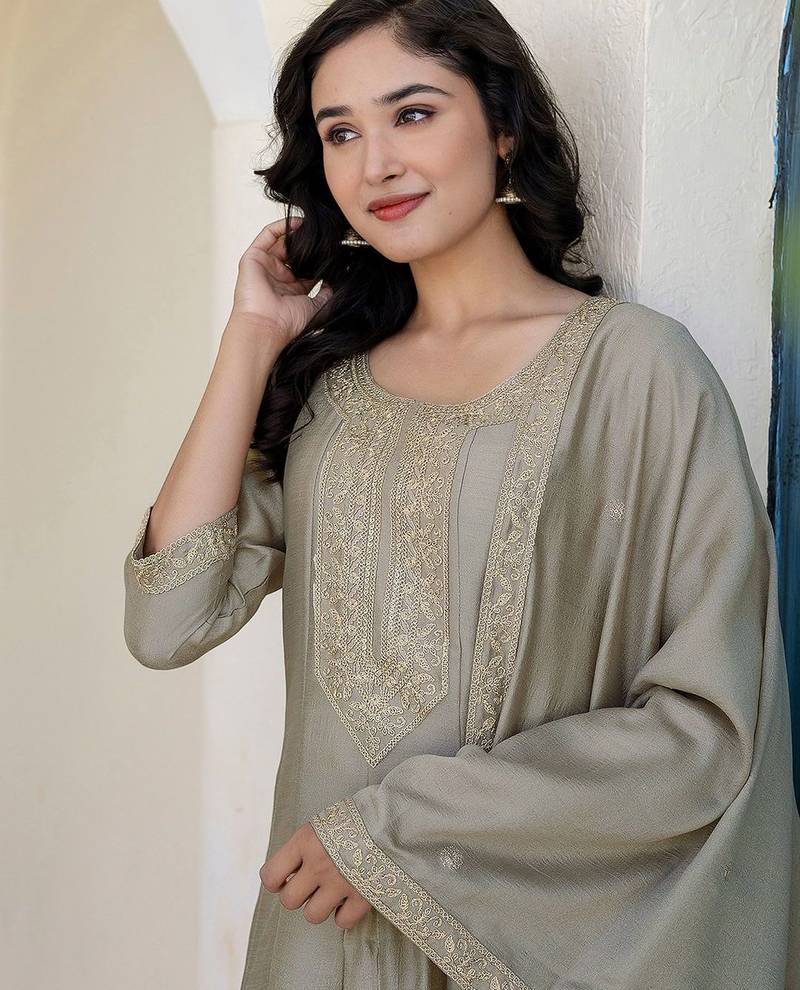 Women Floral Yoke Design Regular Sequinned Kurta with Trousers & Dupatta