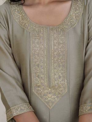 Women Floral Yoke Design Regular Sequinned Kurta with Trousers & Dupatta 4