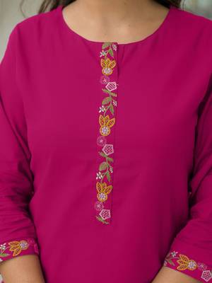 Women Floral Embroidered Regular Thread Work Kurta with Trousers & With Dupatta 3