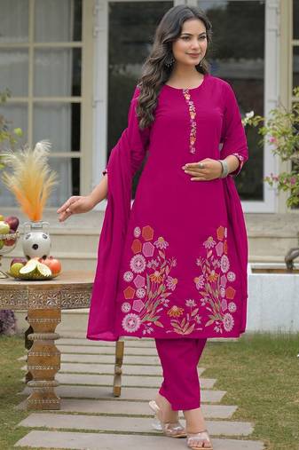Women Floral Embroidered Regular Thread Work Kurta with Trousers & With Dupatta