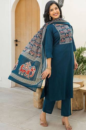 Women Ethnic Motifs Embroidered Regular Thread Work Kurta with Trousers & With Dupatta