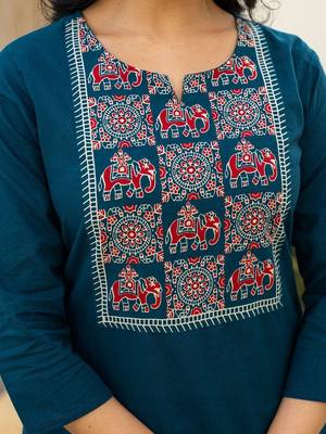 Women Ethnic Motifs Embroidered Regular Thread Work Kurta with Trousers & With Dupatta 5