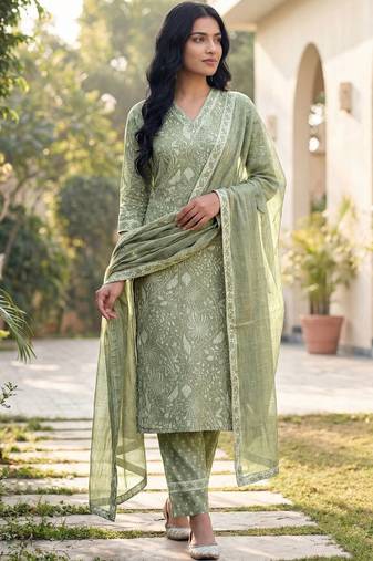 Women Ethnic Motifs Printed Regular Kurta with Trousers & With Dupatta