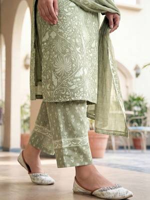 Women Ethnic Motifs Printed Regular Kurta with Trousers & With Dupatta 4