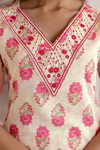 women floral printed v-neck kurta with trousers & dupatta