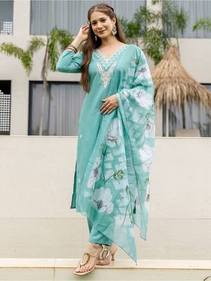 Floral Embroidered V-Neck Thread Work Straight Kurta With Trouser & Dupatta 3
