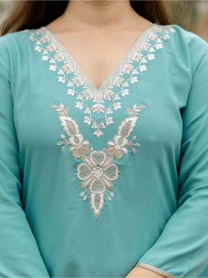 Floral Embroidered V-Neck Thread Work Straight Kurta With Trouser & Dupatta 4