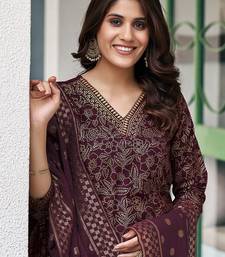 Women Floral Printed Kurta with Trousers & Dupatta