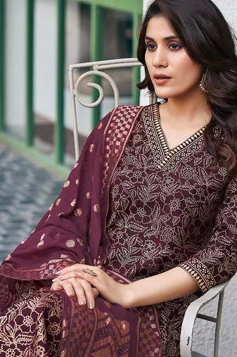 Women Floral Printed Kurta with Trousers & Dupatta