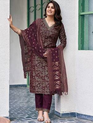 Women Floral Printed Kurta with Trousers & Dupatta 1